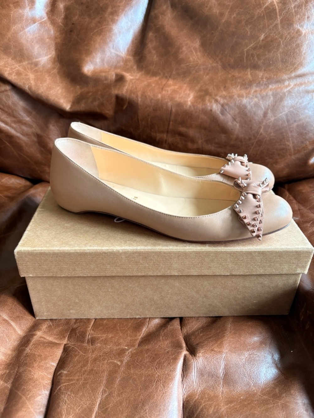 Christian Louboutin Nude Studded Bow Flats Size 39 Red Sole DEAL
